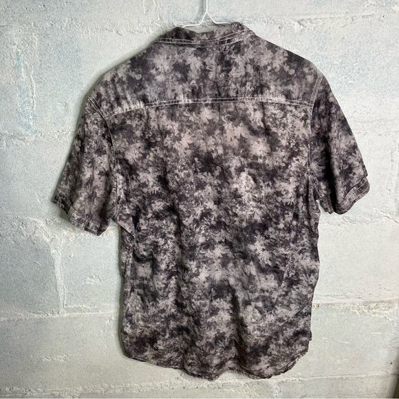 International concepts casual short sleeve button down shirt mens size large - Picture 3 of 3